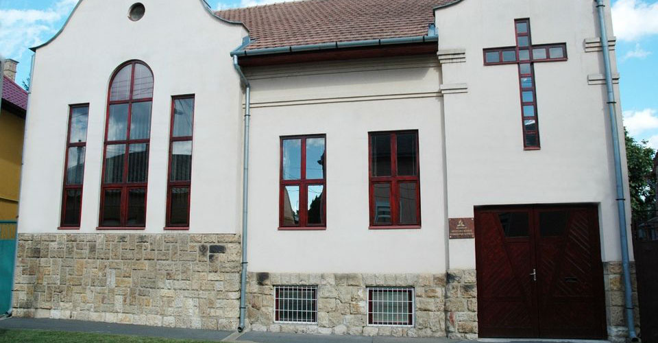 Magunkról